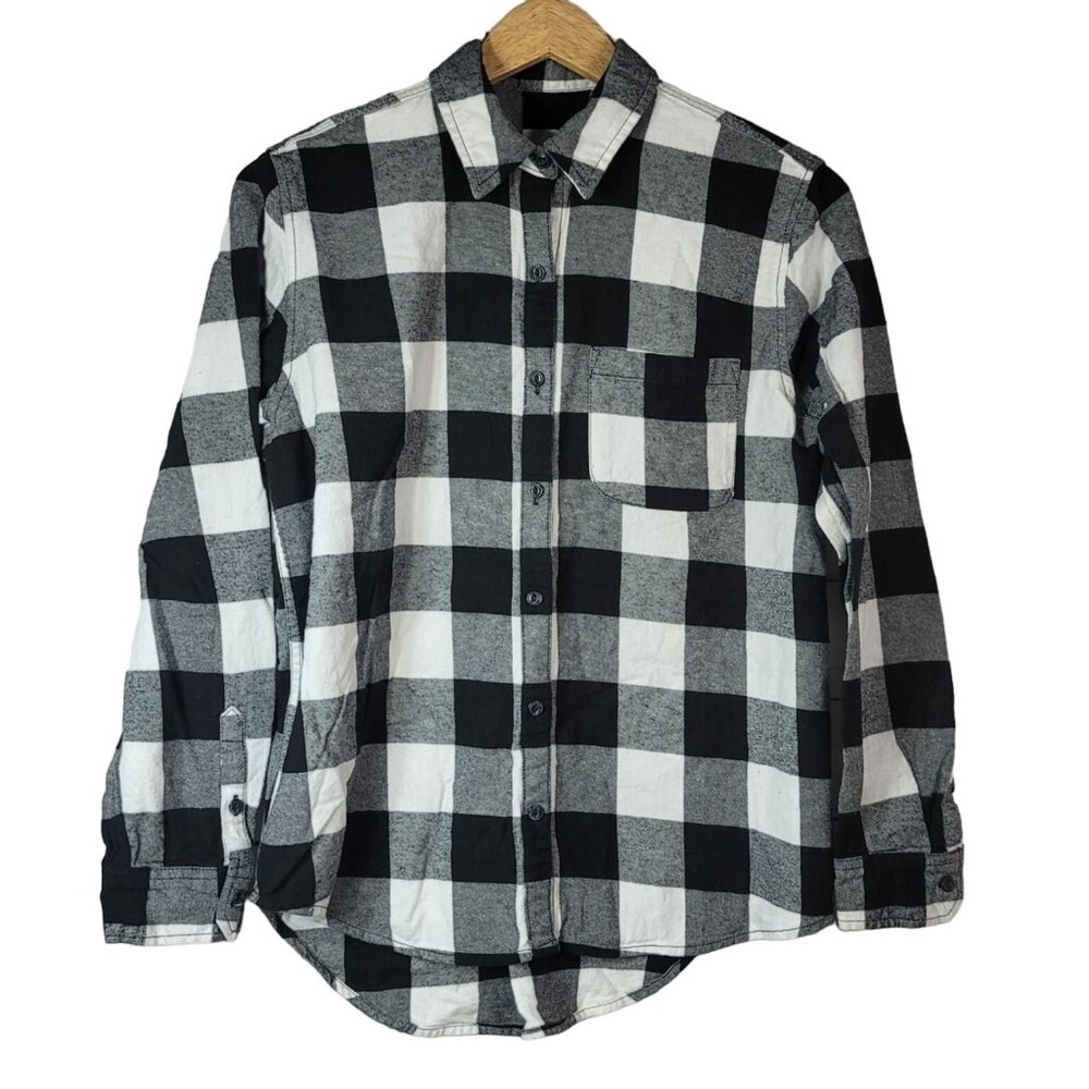 Universal Thread Flannel Top White Black XS Button Up Long Sleeve Buffalo Plaid